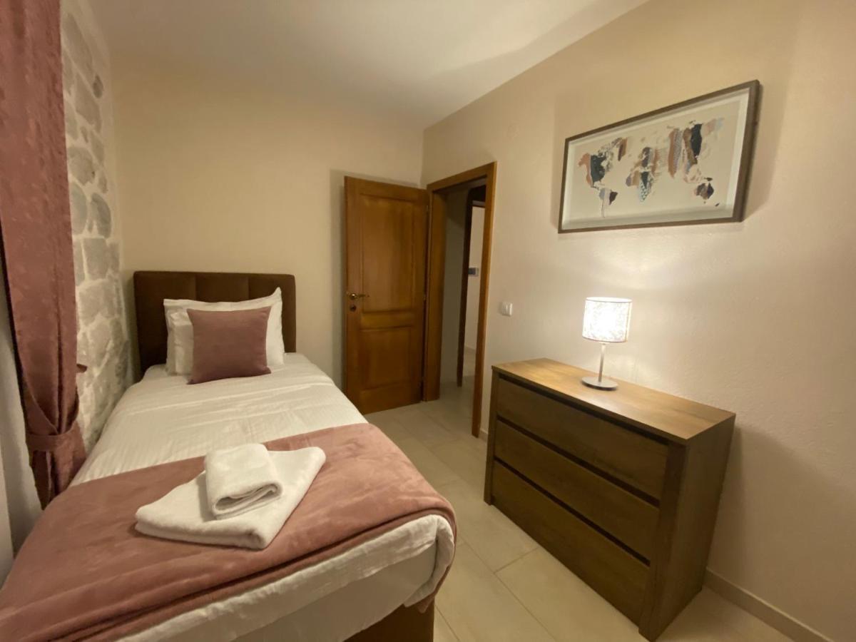 Apartment Caserma Kotor Exterior foto